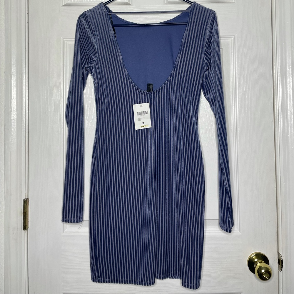 Forever 21 long sleeved velour indigo party dress